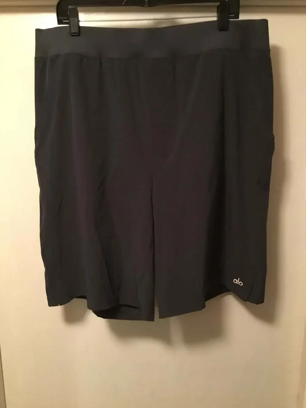 Alo Yoga Men's Repetition Training Shorts Gray size  XXL